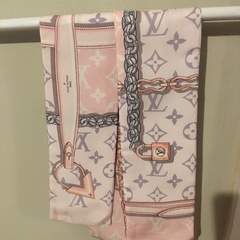 Louis Vuitton scarf bandeau